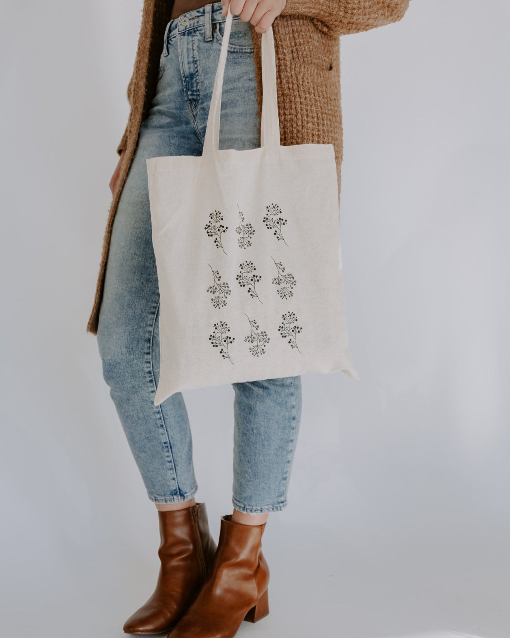 Eternal Love Tote in use with aesthetic outfit