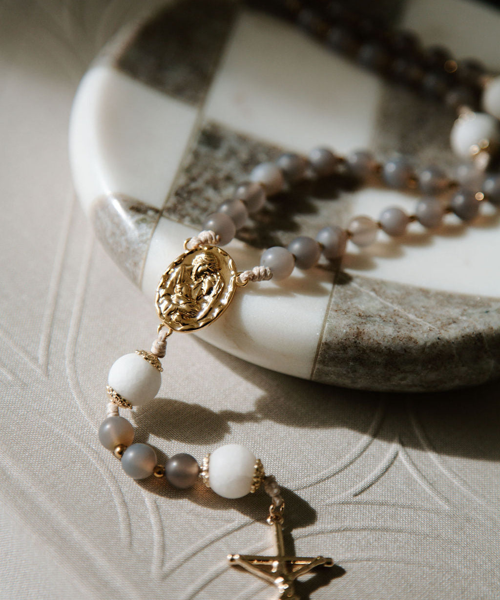 Teaching Your Kids the Rosary: A Catholic Guide to Praying the Rosary