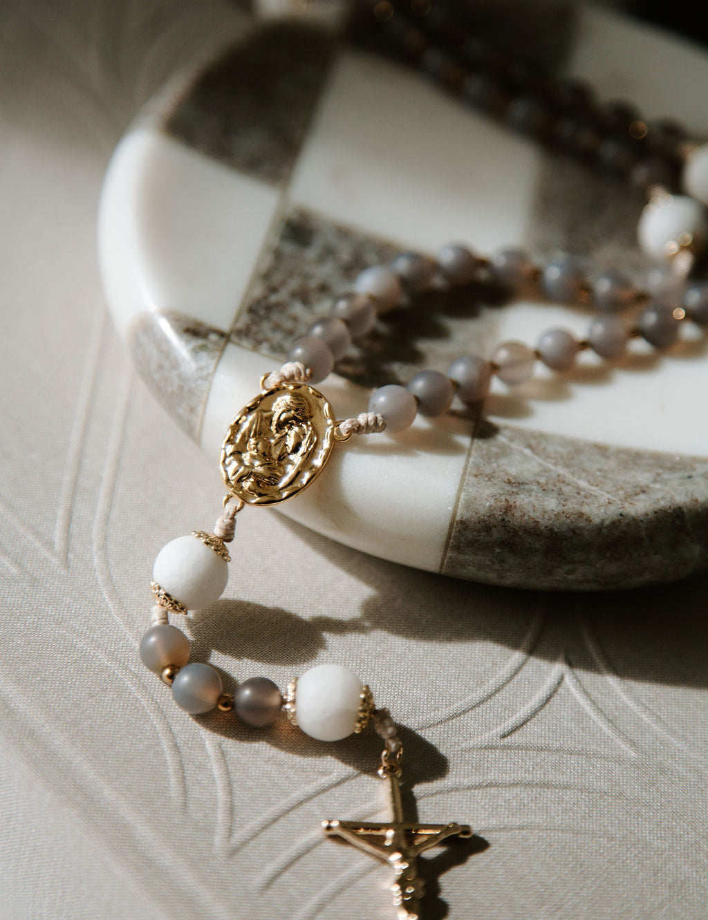 Teaching Your Kids the Rosary: A Catholic Guide to Praying the Rosary