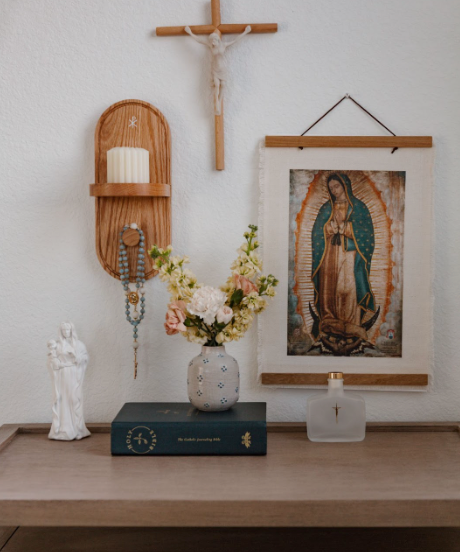 Catholic Home Decor: Simple Ways to Make Your Space More Meaningful