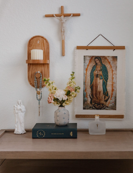 Catholic Home Decor: Simple Ways to Make Your Space More Meaningful