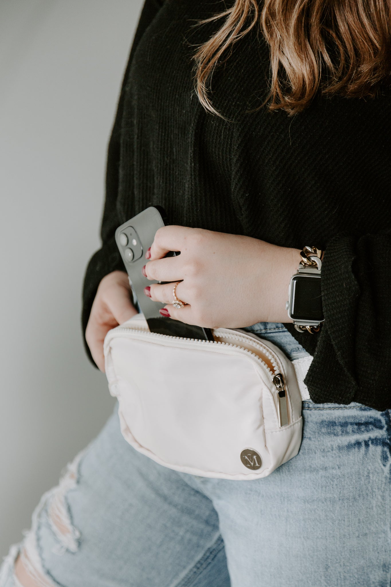 7 Simple Ways To Style The Lululemon Belt Bag For Spring